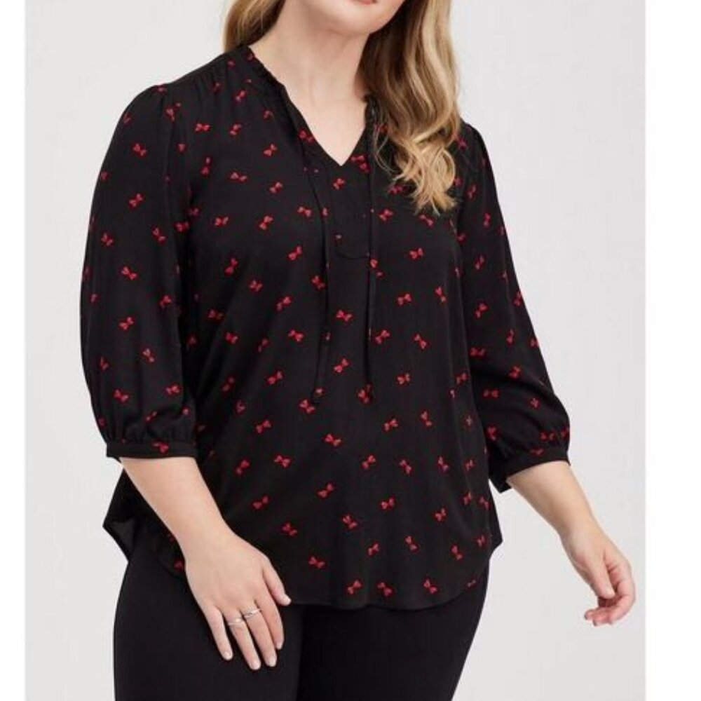 Torrid Black Red Bow Print Blouse Plus Size 1 Tie Neck Ruffle Feminine Coquette